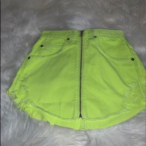 brand new carmar skirt! neon green 💚💚